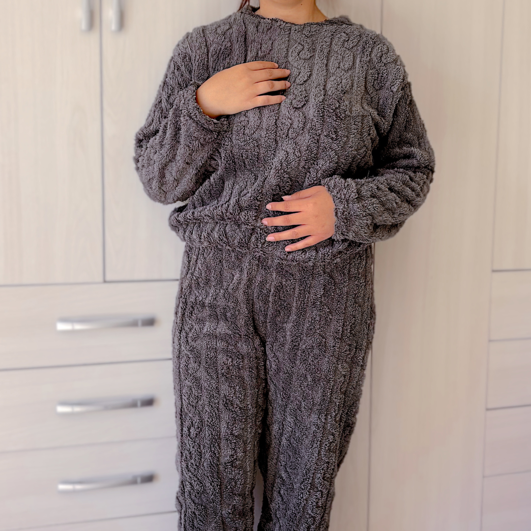 Pijama trenzado de plush